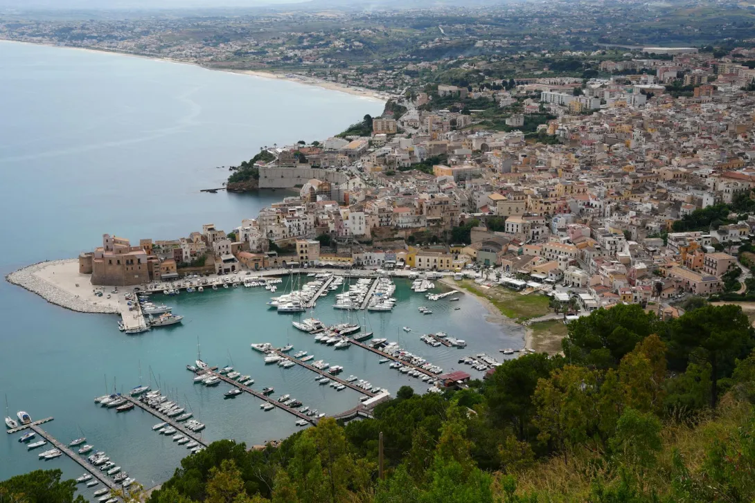 Vista dall'alto di Castellammare del Golfo